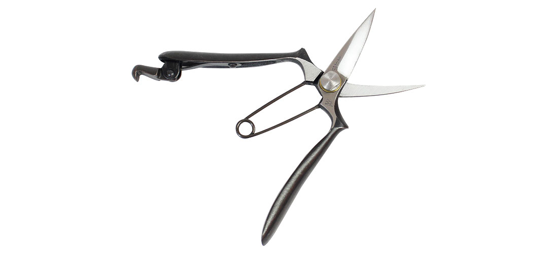 株式会社イトー 匠の集い 吉岡刃物製作所 鋏正宗 片刃芽切鋏 持った