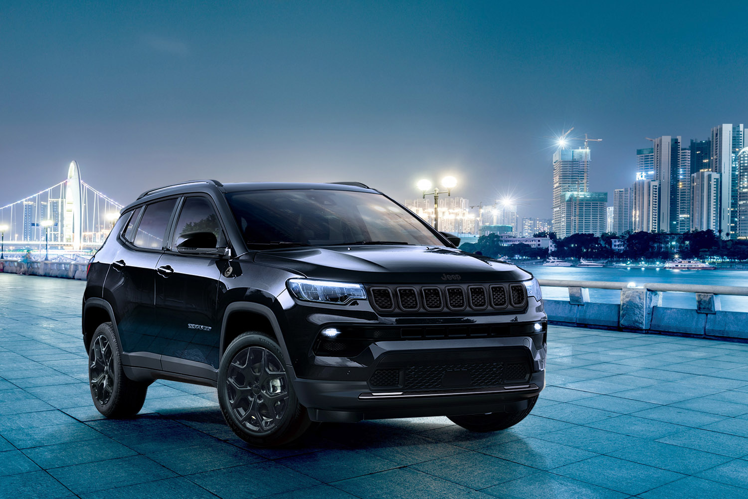 黒いサメ”がコンセプト 「ジープ・コンパス」の限定車発売 【ニュース