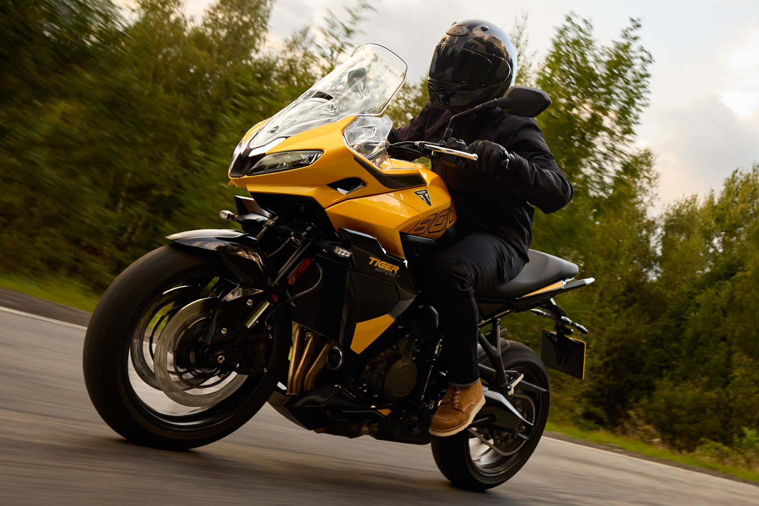 トライアンフが新型アドベンチャーバイク「タイガースポーツ800」を