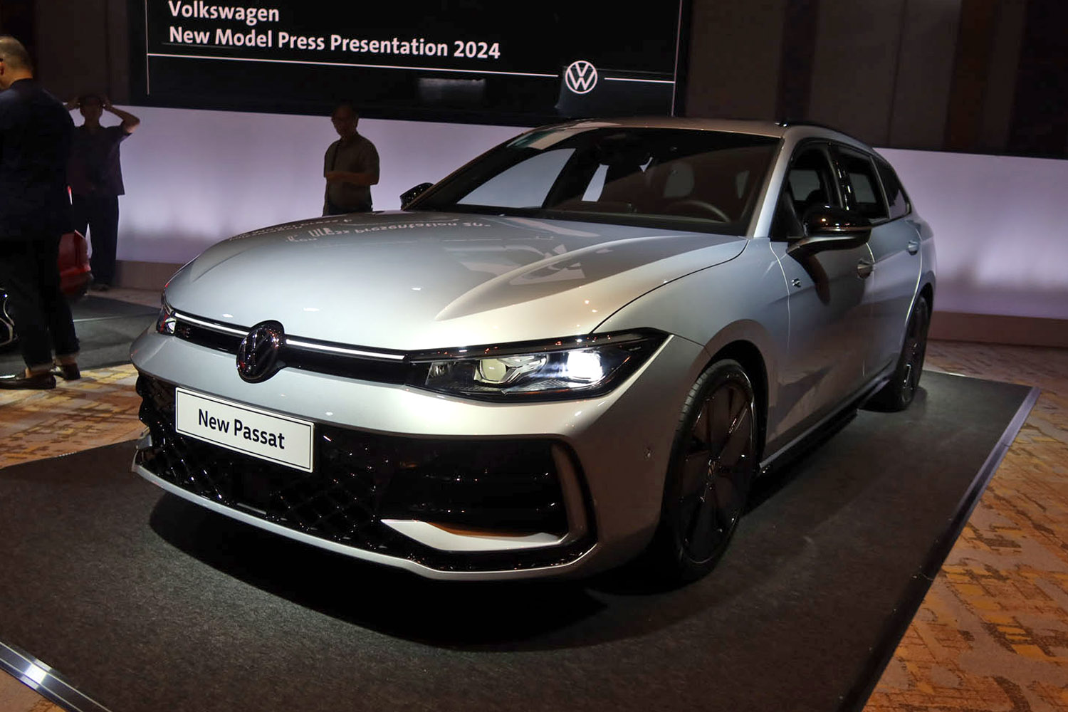 新型「フォルクスワーゲン・パサート」国内初公開 配車は2024年11月