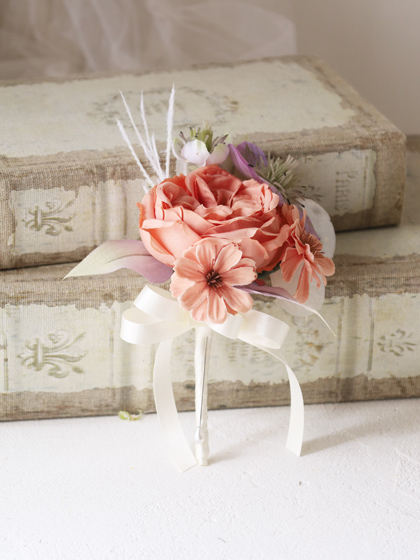 モデル撮影使用ブーケ】コーラルピンクのバラアームブーケ・ブートニア