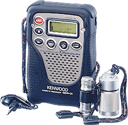 ケンウッド、アウトドア仕様のチタン製携帯ラジオ