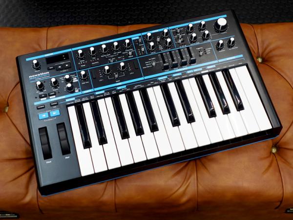 Novation Bass Station II アナログシンセサイザー Amazon | Novation シンセサイザー Bass Station II | MIDI