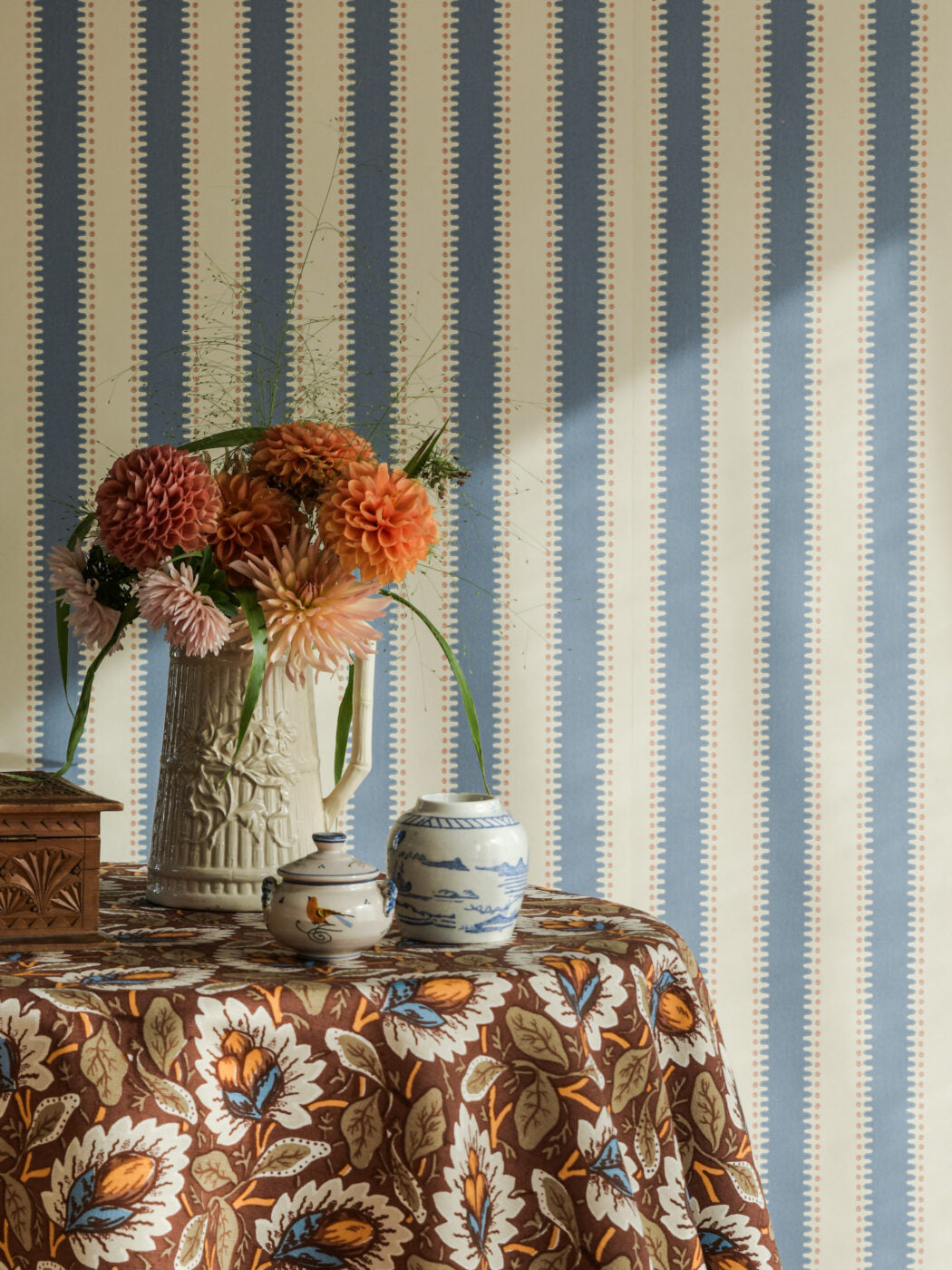 Jagged Stripe – Walnut Wallpaper