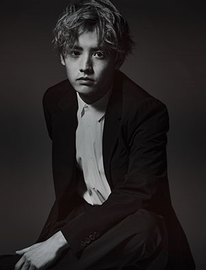 赤楚衛二 ファースト写真集『 A 』-2020年11月28日発売