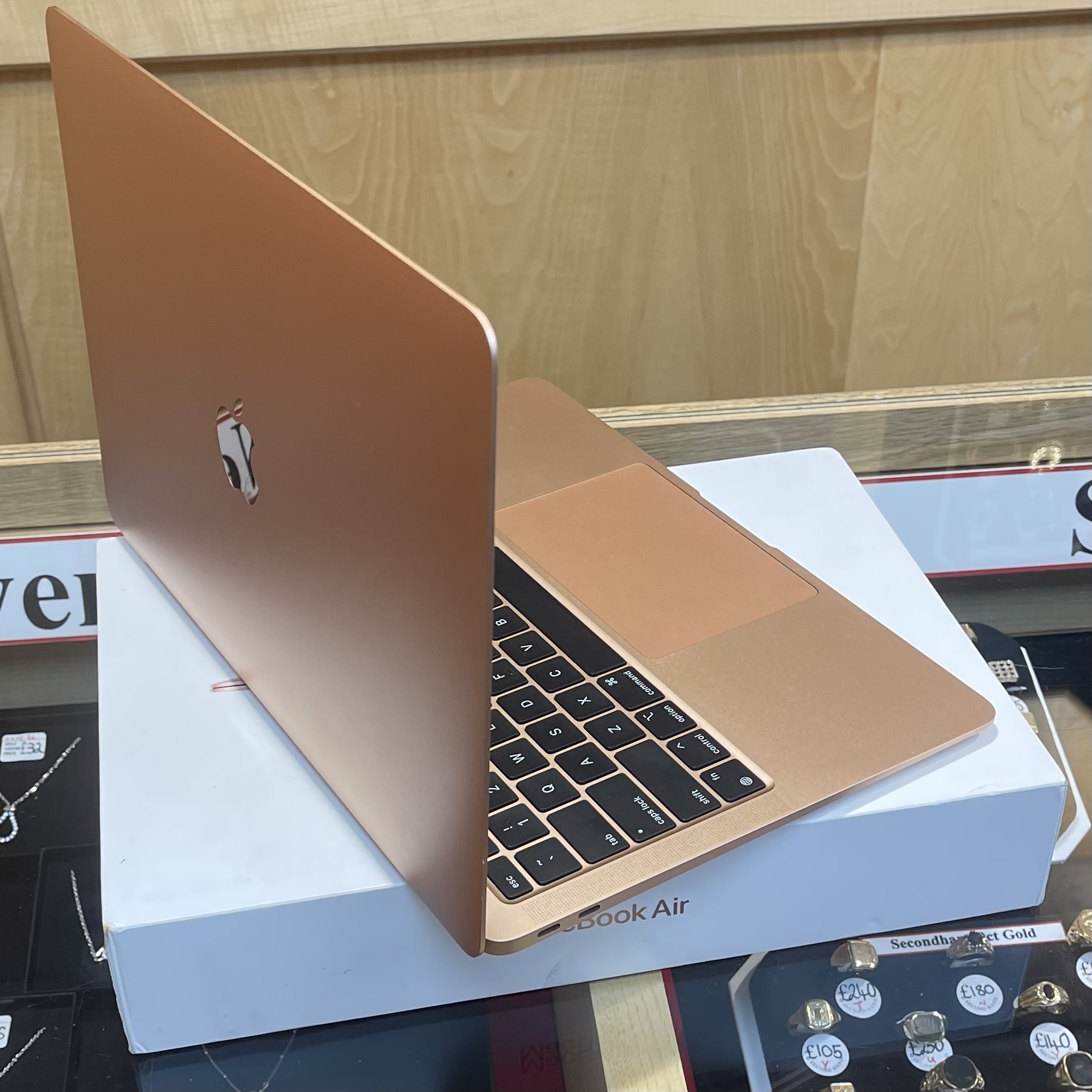 Apple Macbook Air M1 | Gold Edition