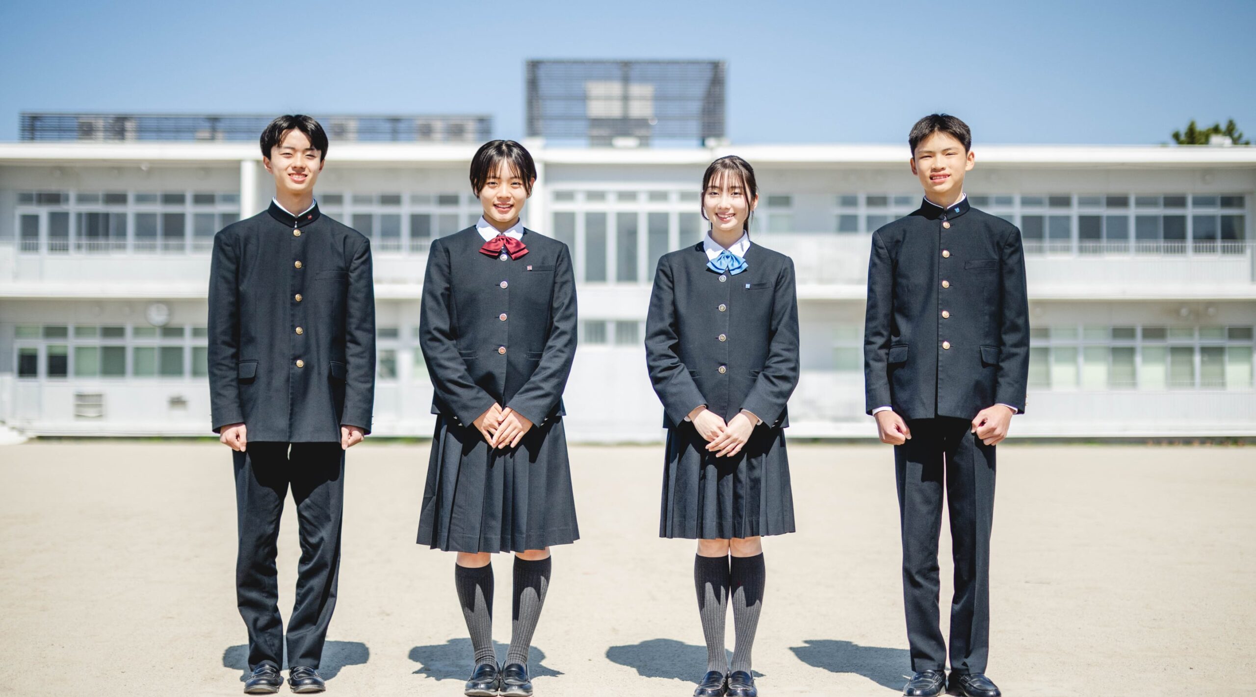 校章・制服 | 学校案内 | 早稲田大学系属 早稲田佐賀中学校/早稲田佐賀