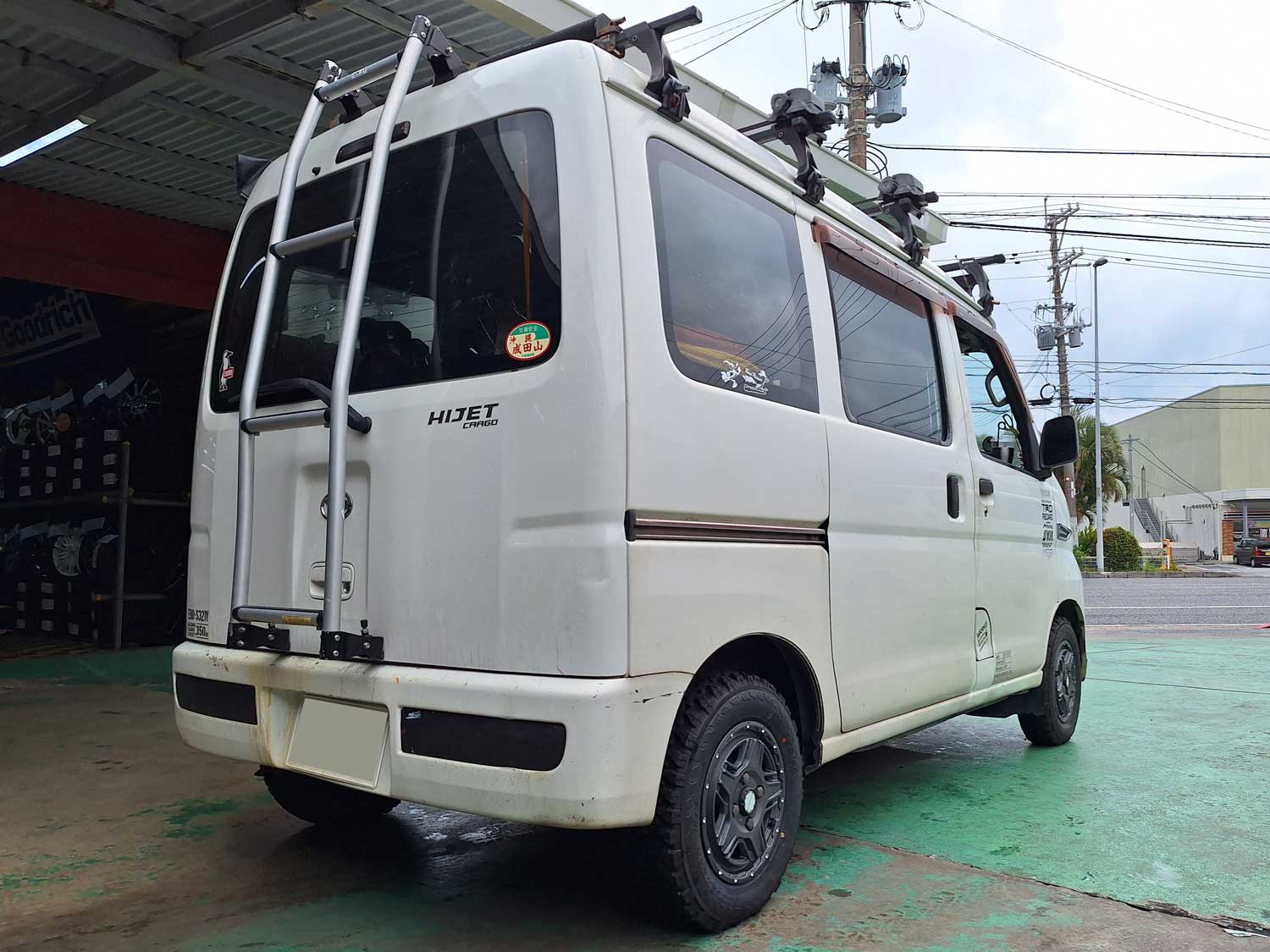 ダイハツ ハイゼットカーゴ MUD VANCE 07 12×4J GEOLANDAR M/T 145