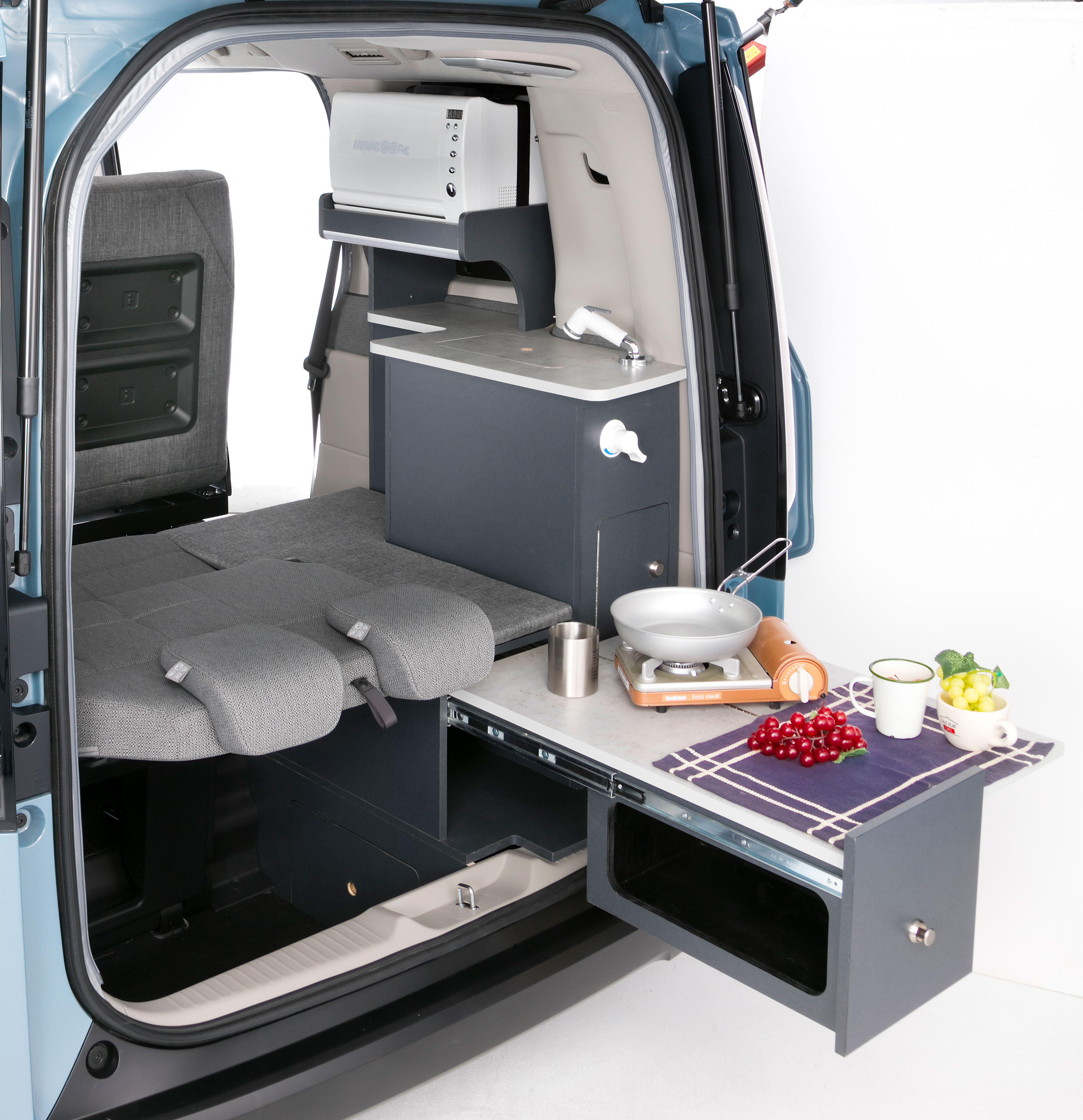 ステップワゴン デッキワン｜オリジナルキャンピングカーはホワイト