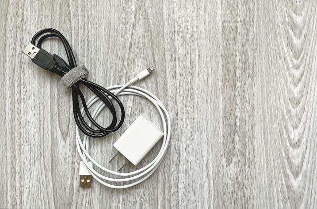 WiMAXの充電器は純正が良い？ACアダプタや充電ケーブルのおすすめを紹介