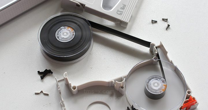 8ミリビデオテープの分解