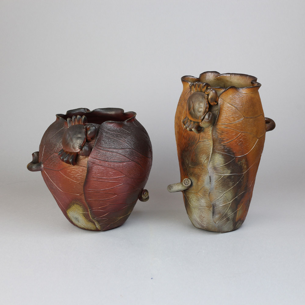 蓮と蟹の花器 | 備前焼窯元 小西陶古