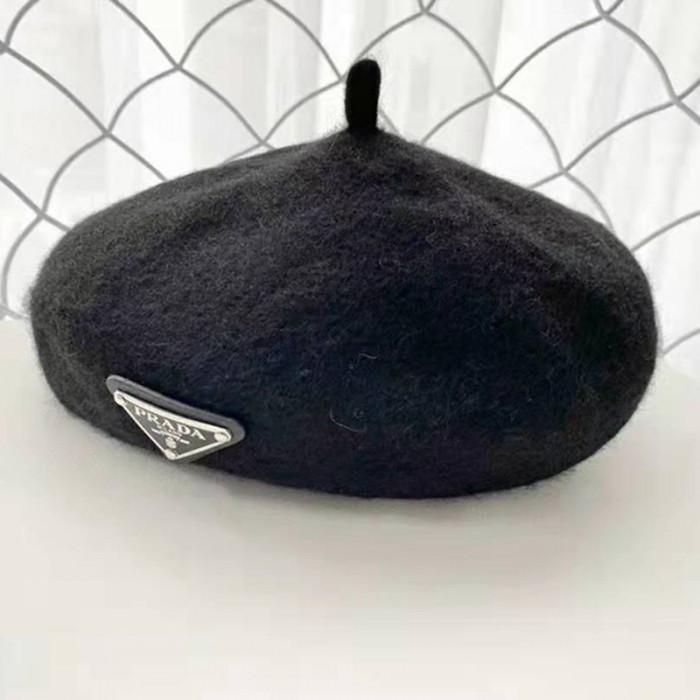 PRADA ブランド 女の子 ベレー帽 綺麗に 少女感 黒色の帽子 プレゼント