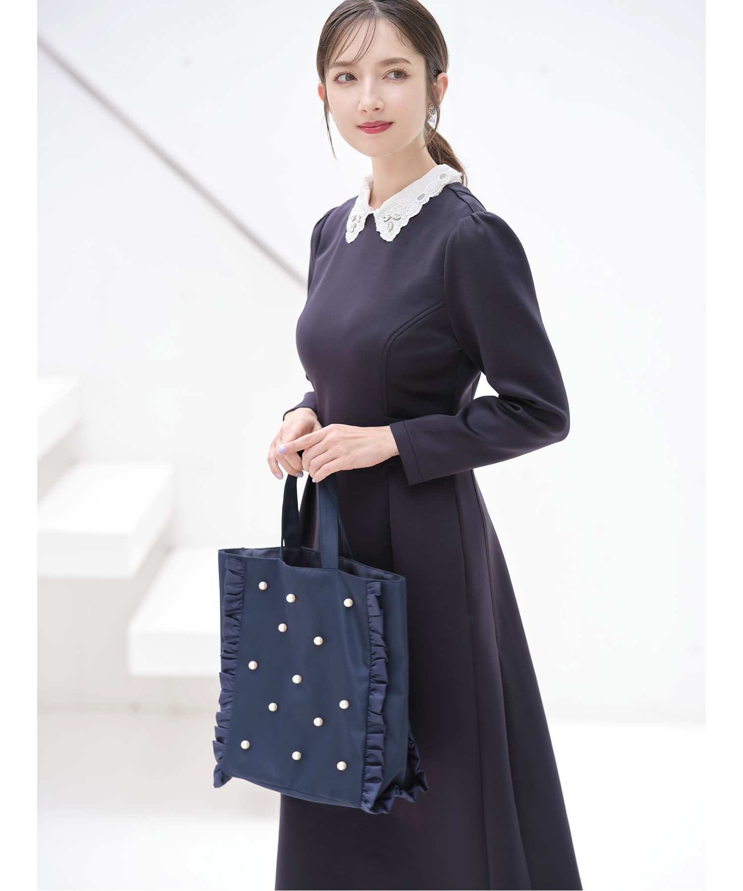 2WAYビジュー×レース襟付きダンボールワンピース