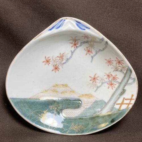 紅葉図染付蛤型変形皿 /470│埼玉県熊谷市のの骨董品専門店「雑貨と