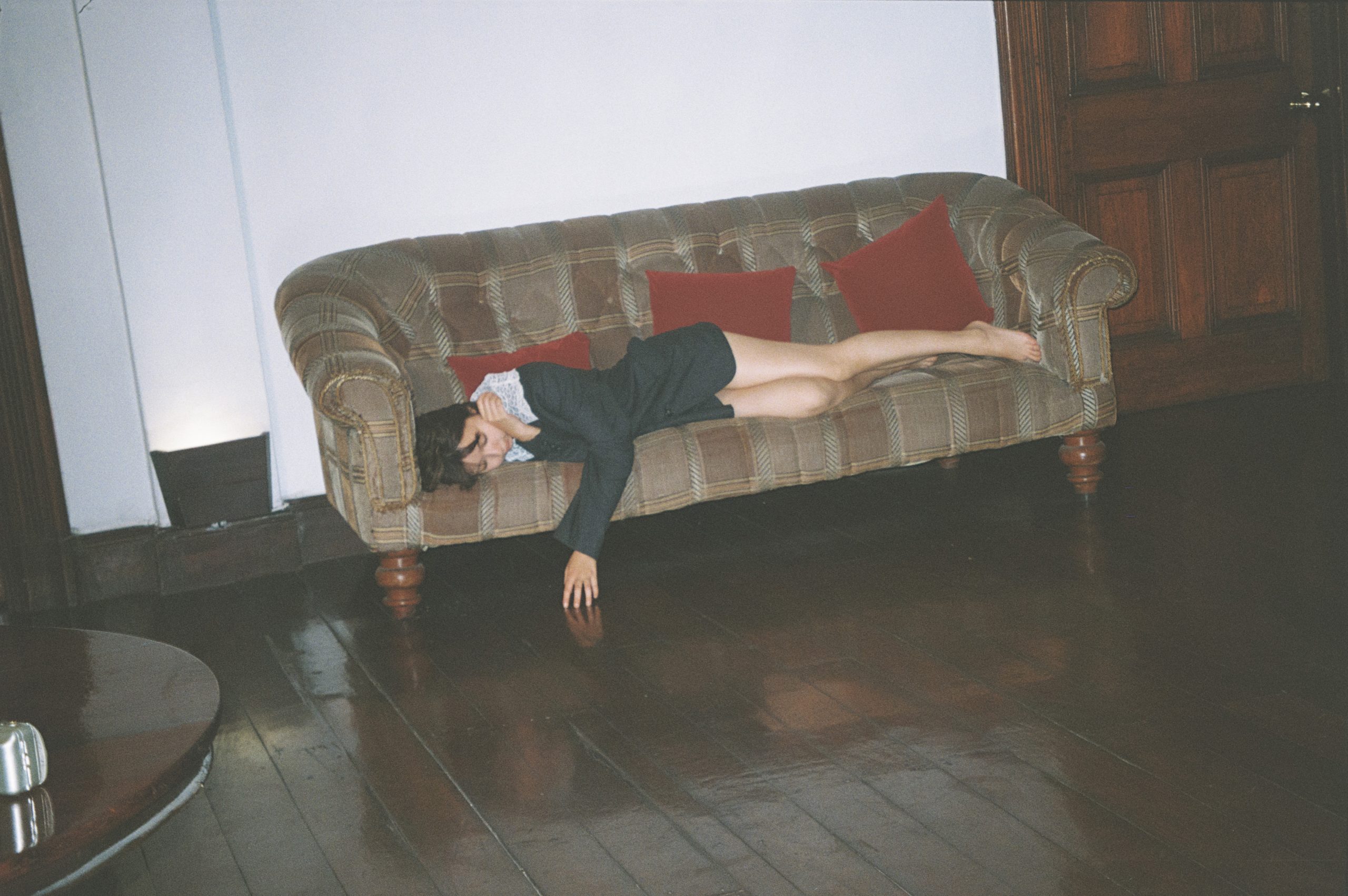 上白石萌歌 写真集「charm charm」発売決定！ | 東宝芸能