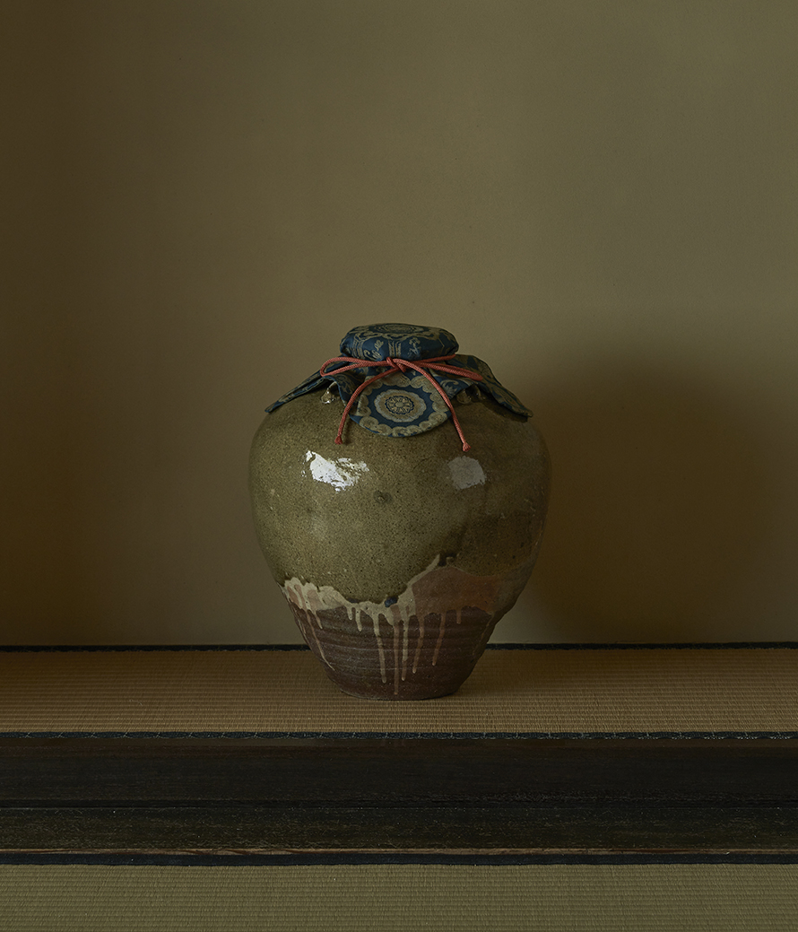 唐物茶壺 銘 松花 - 重要文化財 - 名古屋・徳川美術館 | The Tokugawa