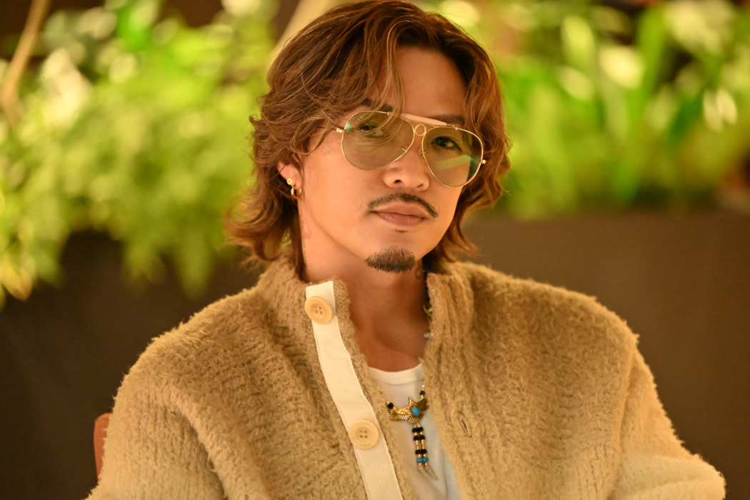 プレゼント】KAZ （数原龍友）の直筆サイン入りフォトカード1名様に