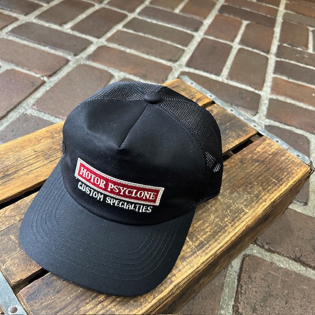 フリーホイーラーズの新作トラッカーキャップ＆Tシャツでアメリカン