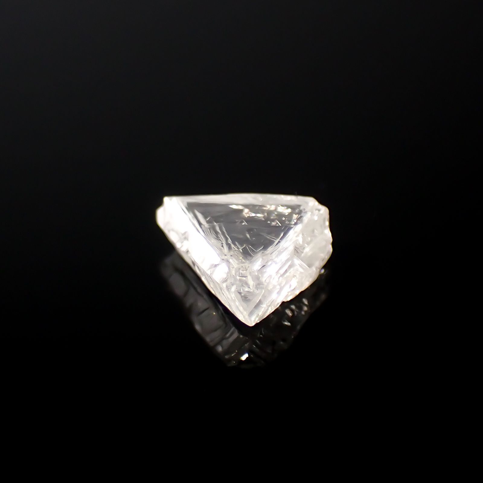 マクルダイヤモンド(宝石名ダイアモンド)カナダ産 原石 識別済 0.45ct