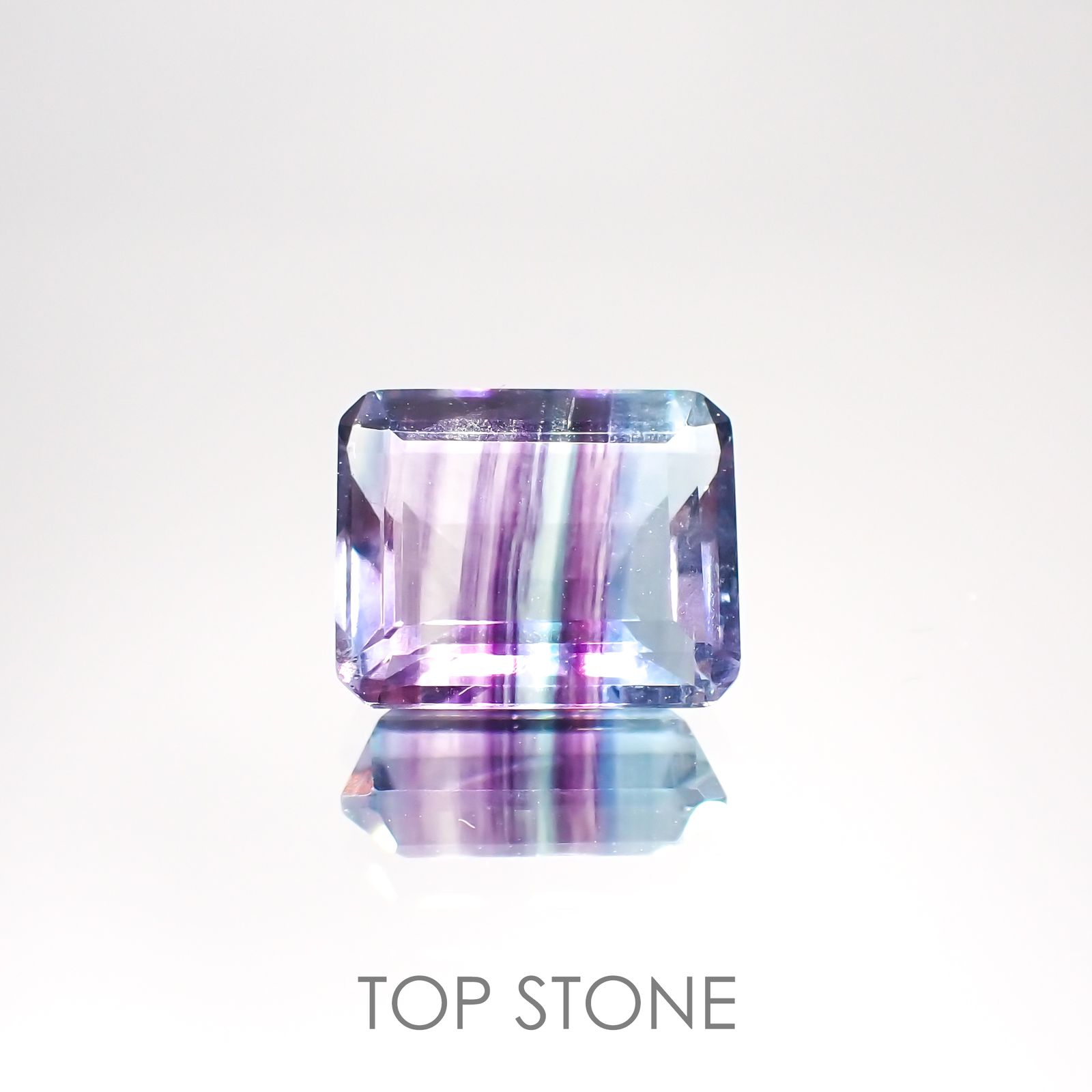 バイカラーフローライト ブラジル産 ルース 3.97ct[210913217]9.9×8mm