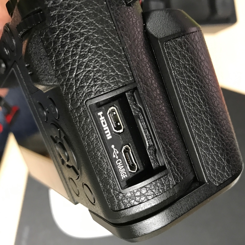 h*i様 Lumix DMC-GX7MK2 黒 純正グリップも！ LUMIX GX7MK2 MK3用】DMW