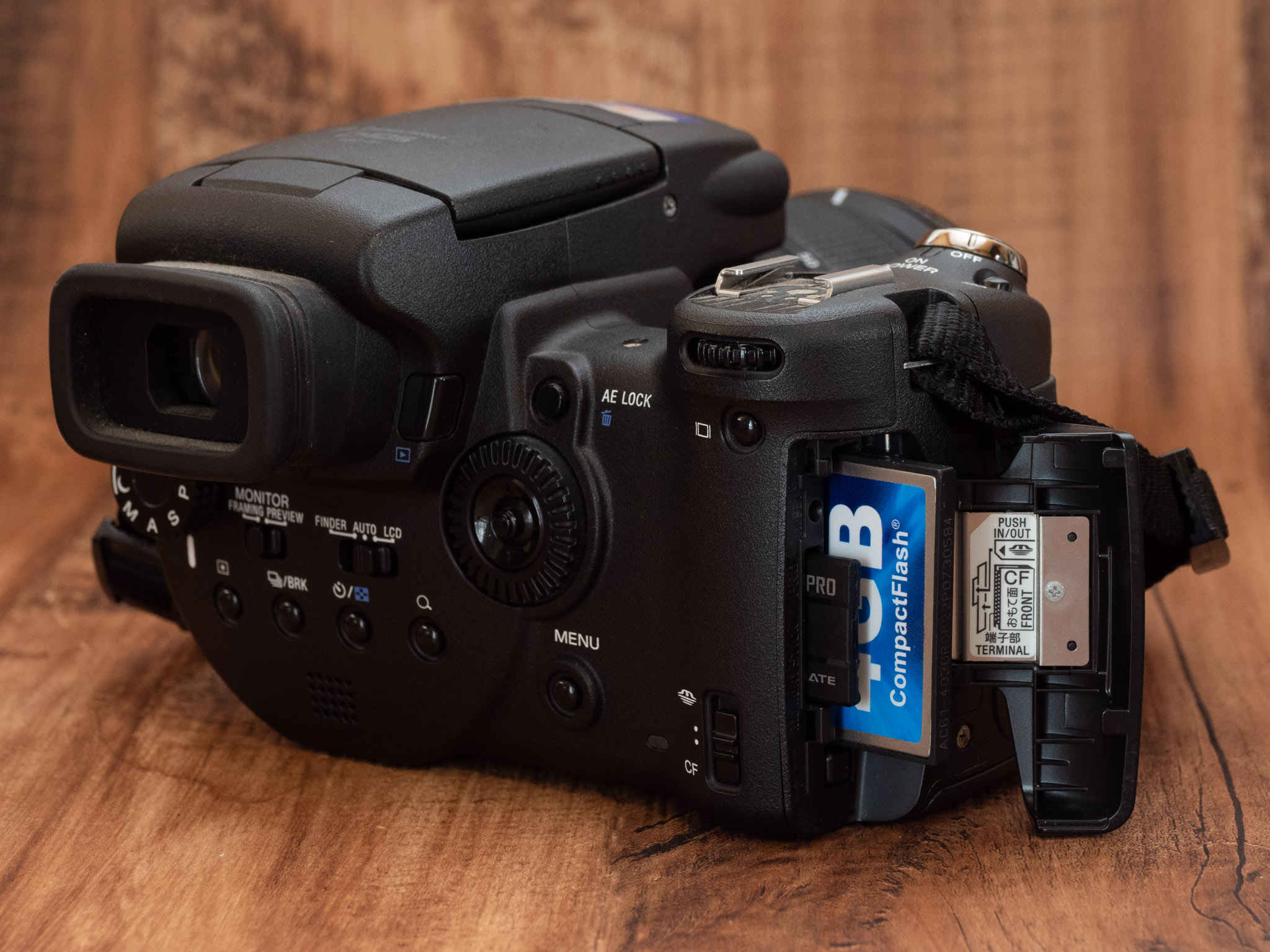 17年ものオールドデジカメ！ SONY DSC-R1 を借りたのでレビュー