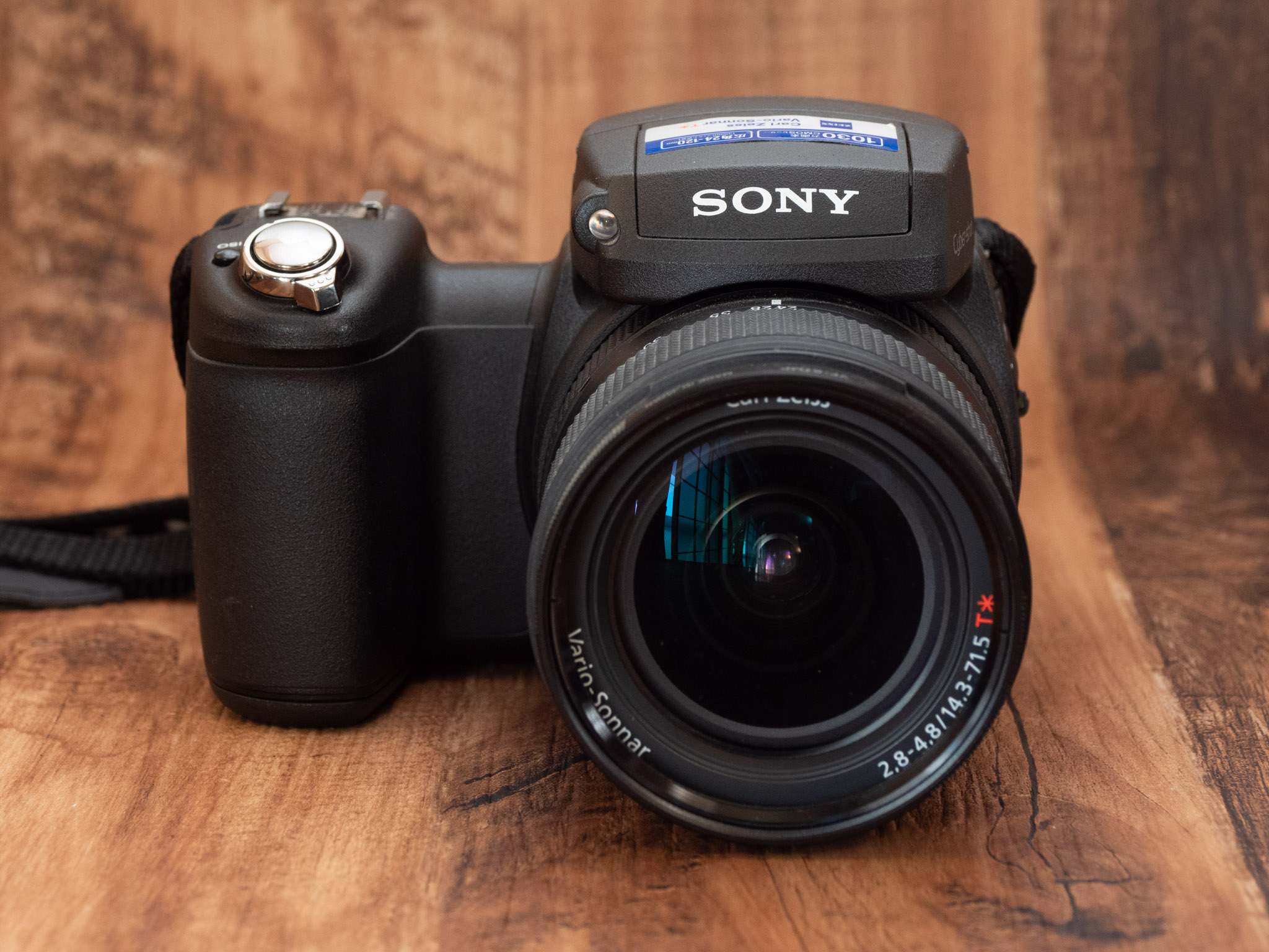 17年ものオールドデジカメ！ SONY DSC-R1 を借りたのでレビュー