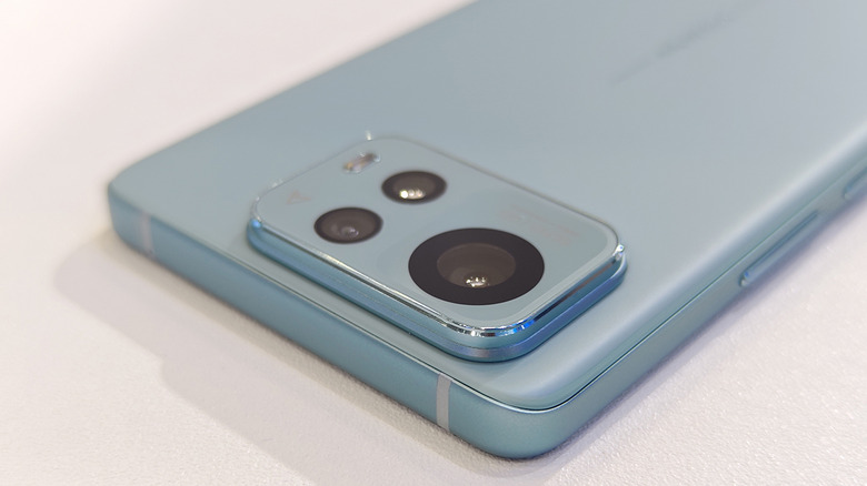 日本でも出るAIスマホ「Zenfone 12 Ultra」の実機をひと足先にチェック