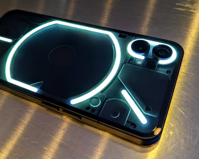 透明筐体の個性派スマホNothing Phone (1)は8月に国内発売、6万9800円