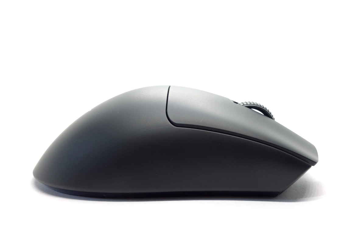 Razer DeathAdder V3 Hyperspeed Review - Shape & Dimensions