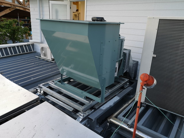 飲食店の厨房専用の排気ファンを更新致しました。 | テラルテクノサービス