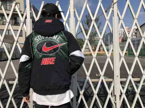 Supreme × NIKE / シュプリーム × ナイキより19SSのHooded Sport