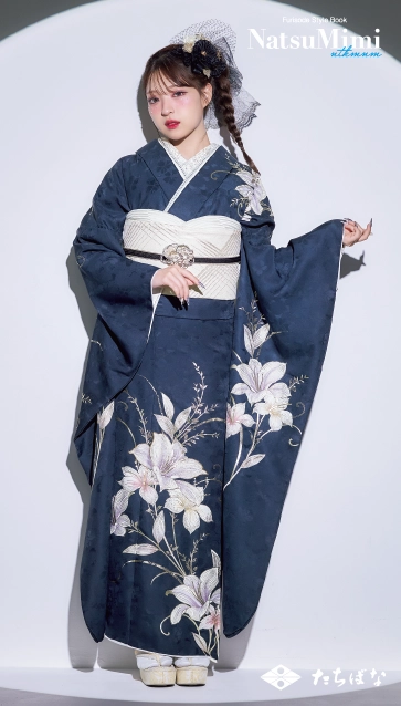 MINAMIちゃん着用“NatsuMimi”の振袖-紺|ハタチ記念の新作振袖ご紹介 NAT-