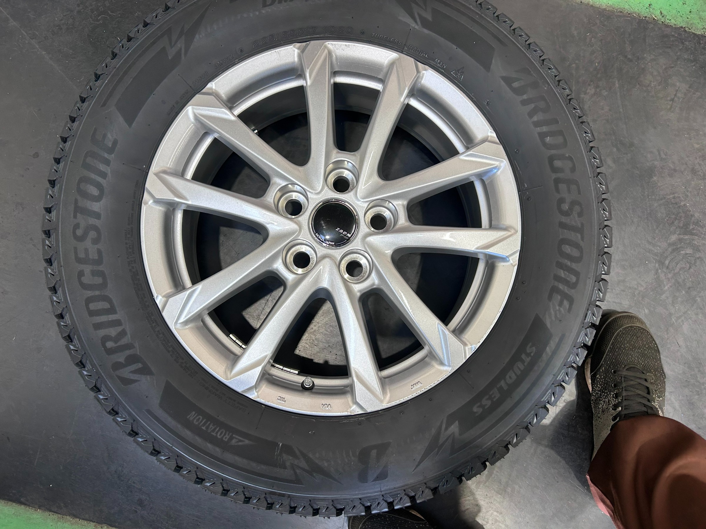 新型アルファード スタッドレスホイールセット装着 | 店舗おススメ情報