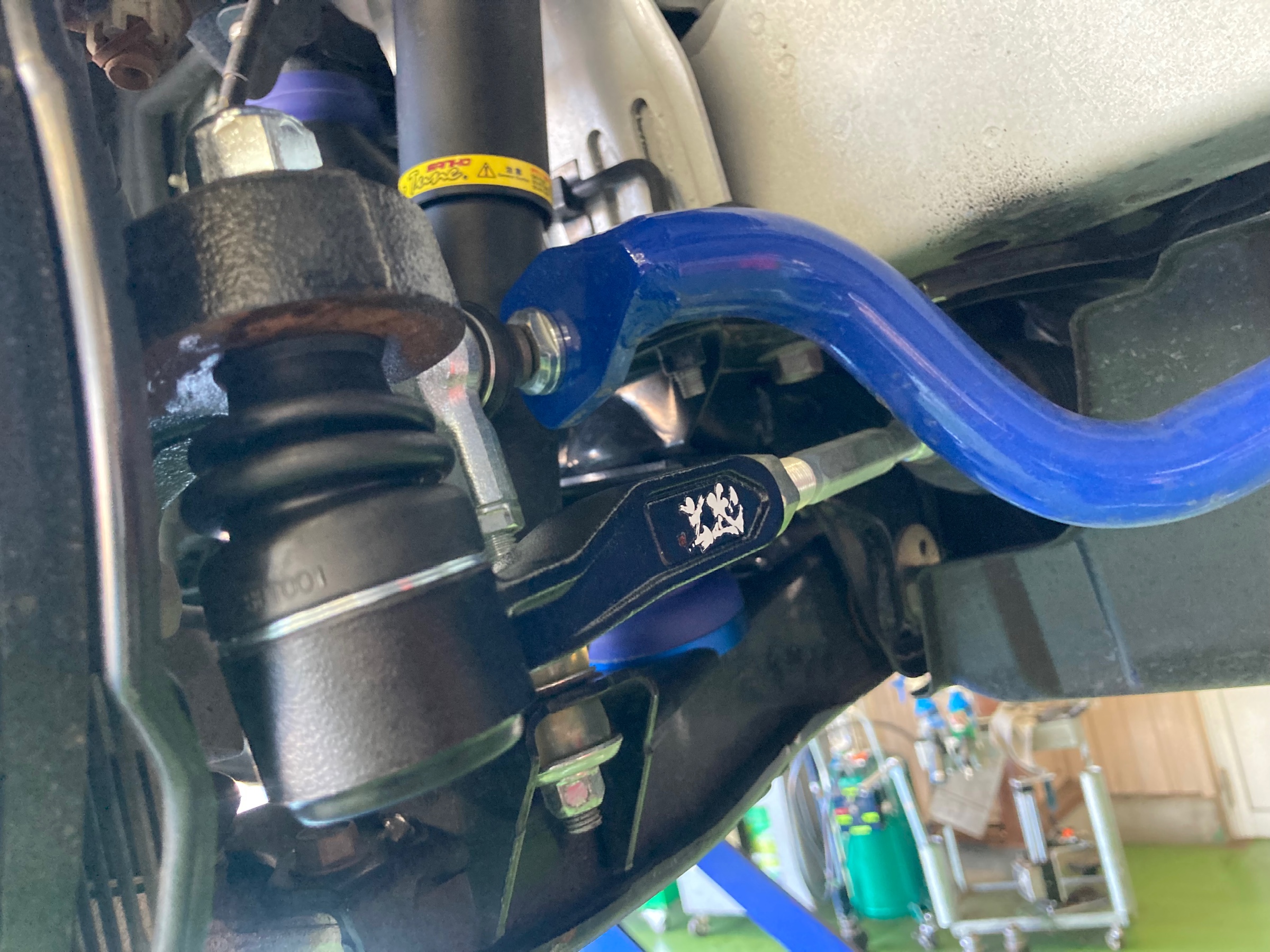 トヨタ・ハイエース・200系】玄武のバンプアジャストタイロッドエンド