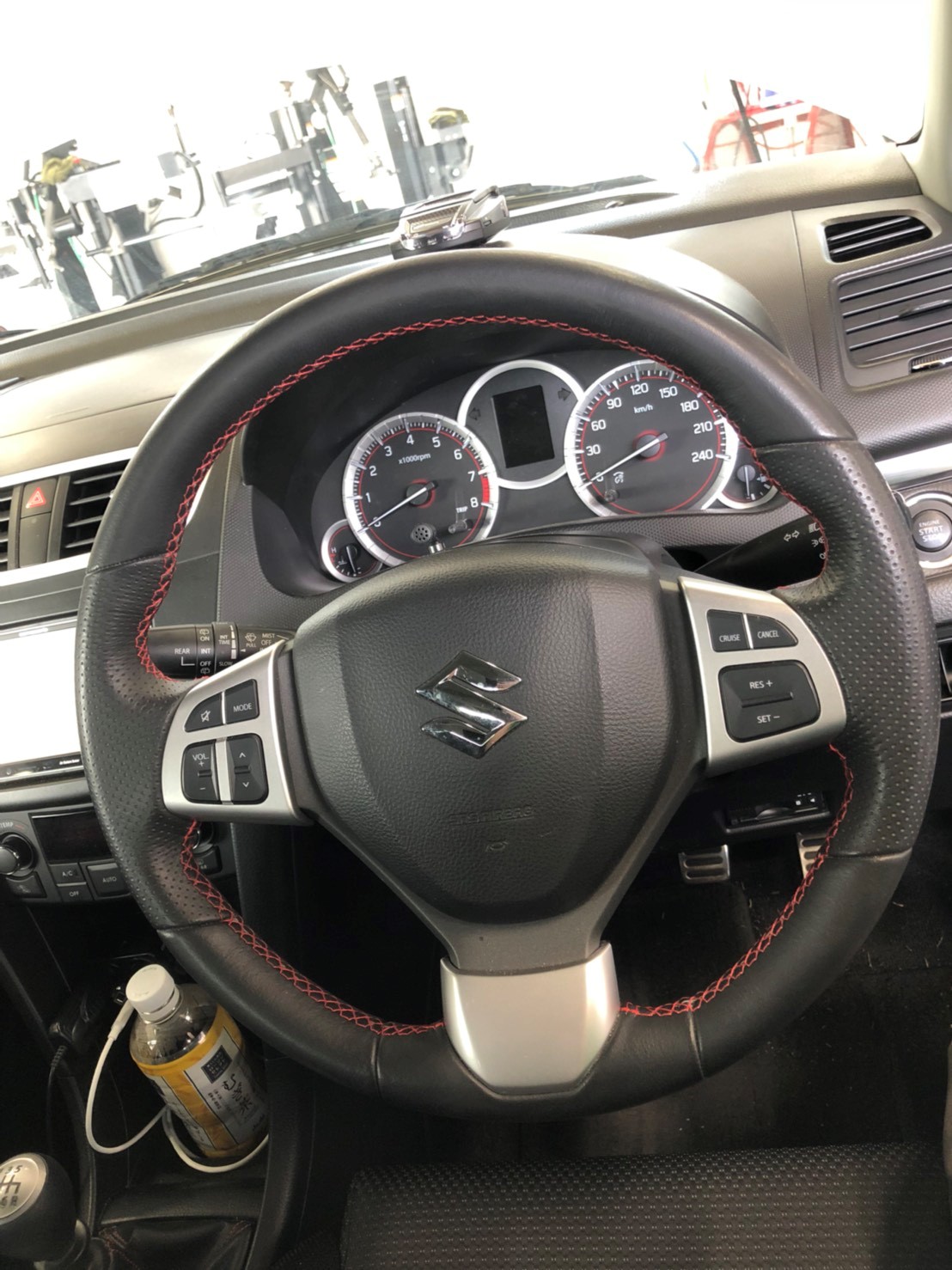 スイフトスポーツ ハンドル交換 MOMO ベローチェ | 店舗おススメ