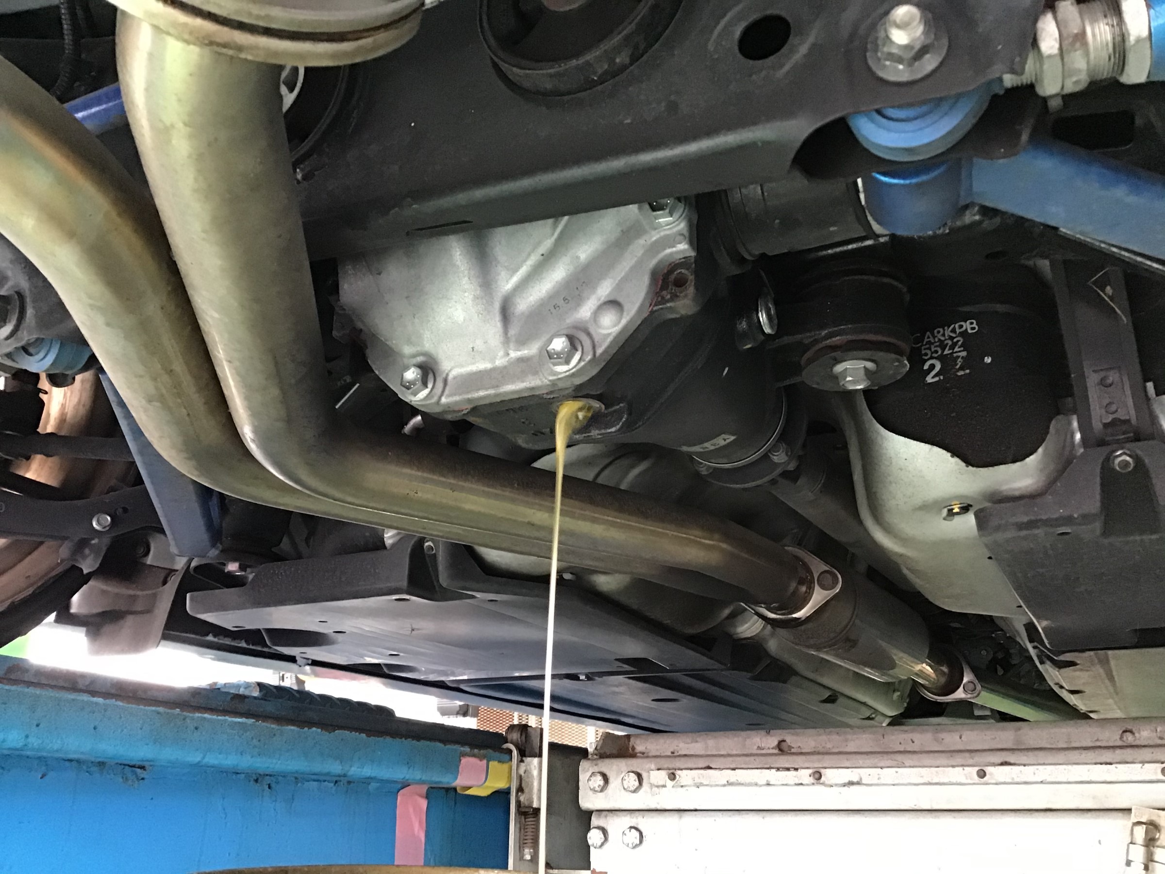 86 ZN6 エンジンオイル・ミッションオイル・デフオイル交換 | 店舗お