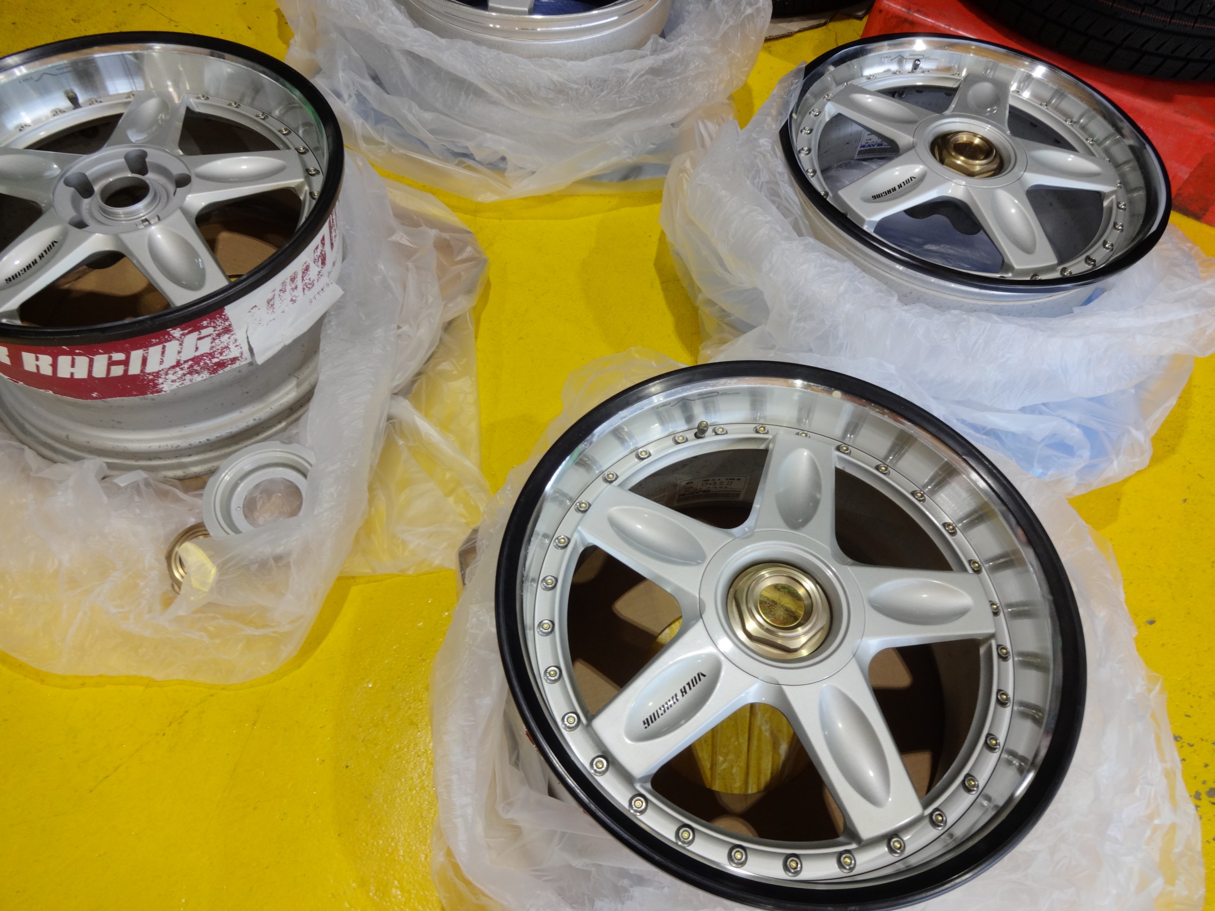 懐かしのボルクレーシング CV PRO | 店舗おススメ情報 | タイヤ館