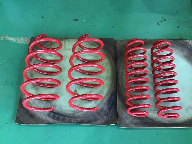 トヨタ RAV4（AXAH54) タナベUP210＋ナイトロ CROSS CLAW 16インチ取付