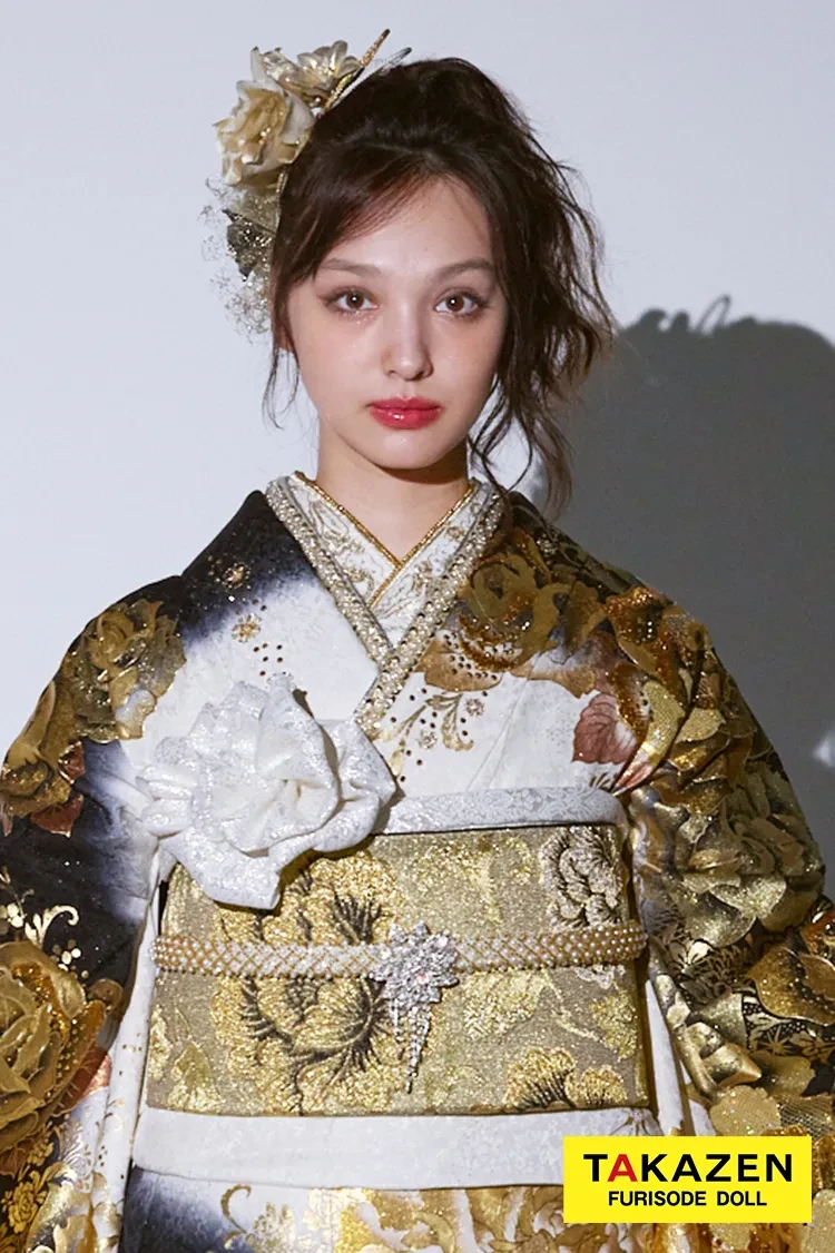 グラマラス 白/黒/ゴールド(金色) バラ柄 派手 1番目立つ ギャル振袖