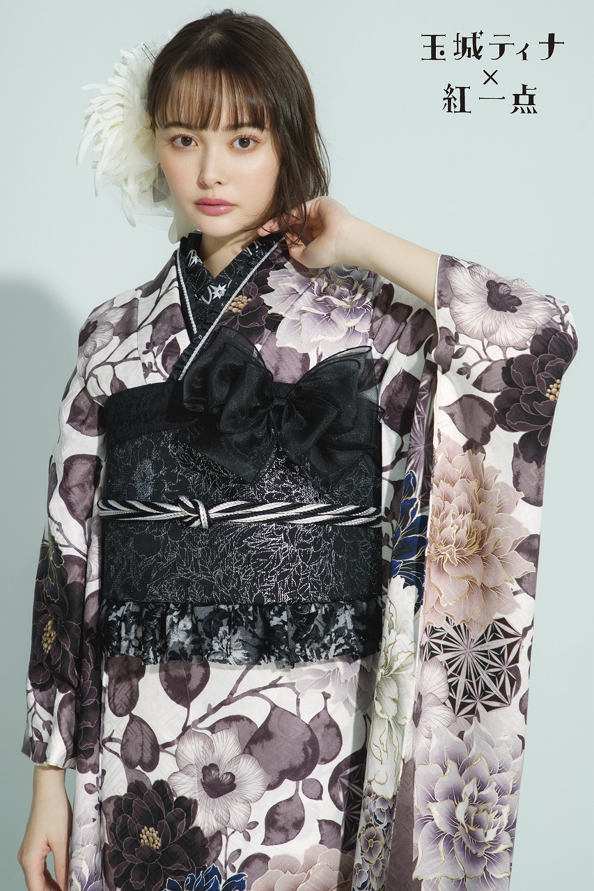玉城ティナ×紅一点ブランド振袖 ブラウン/茶色 牡丹柄/藤の花 大人っ