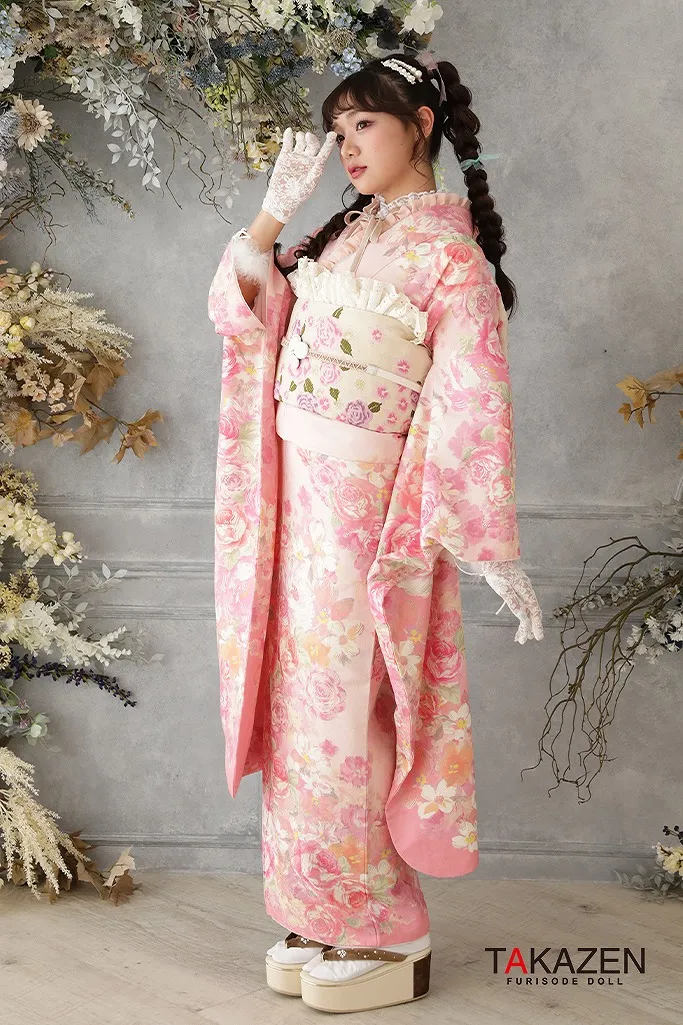 キュートガーリー ピンク/淡い色 薔薇柄 リズリサ振袖 ゆめかわいい