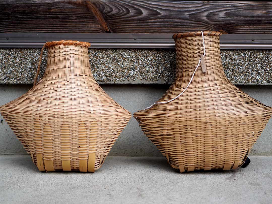 アルピニスト？古い背負い籠と力竹 - 竹虎四代目がゆく！