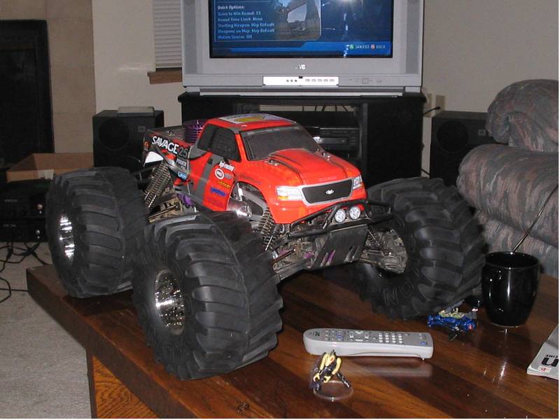 99999: Misc. from sploader showroom, Hpi Savage Truckzilla