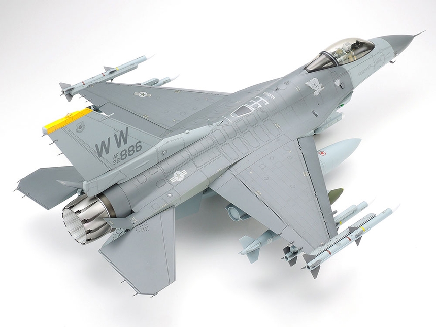 Tamiya Lockheed Martin F-16Cj Blk 50 / Tamiya USA