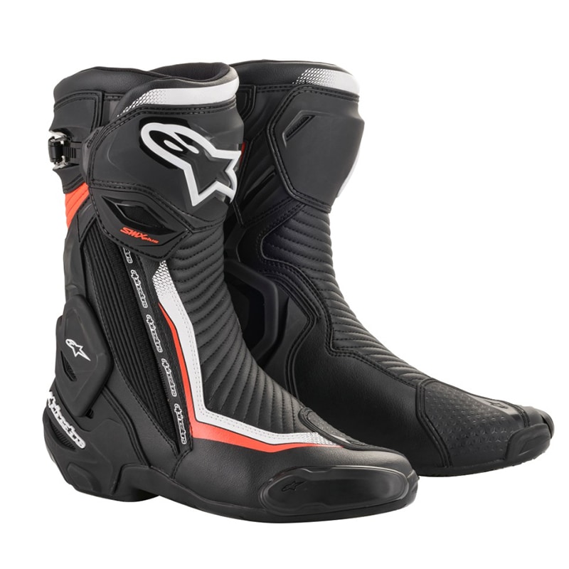 アルパインスターズから細部までこだわったレーシングブーツ『SMX PLUS