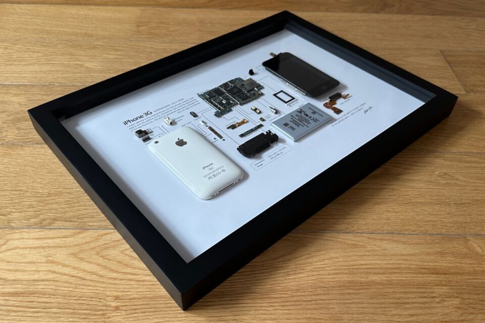 iPhone 3G torn down and turned into must-have Apple wall art | The
