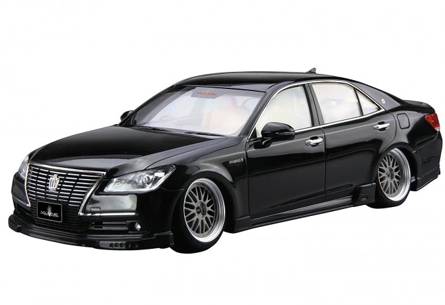 アオシマ 1/24 ブレーン X10 AWS210 クラウンロイヤルサルーンG '12