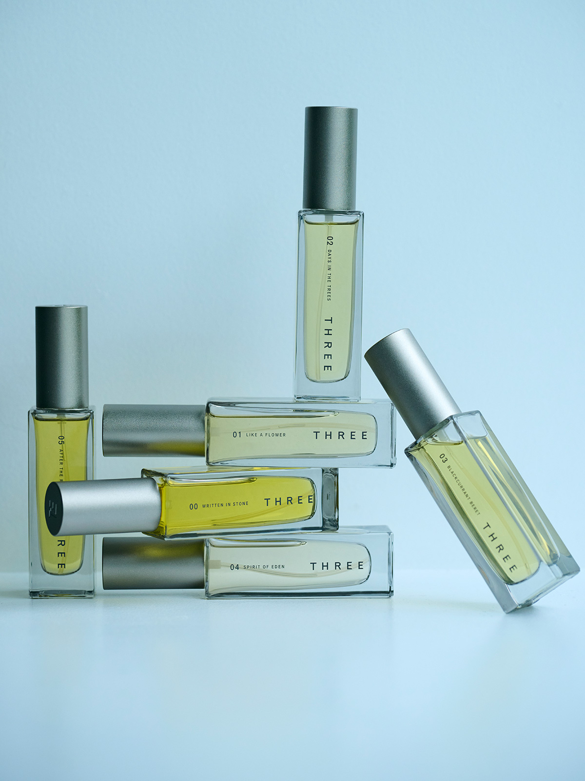 香りが深化した「THREE エッセンシャルセンツ R」で、シーンに合わせた